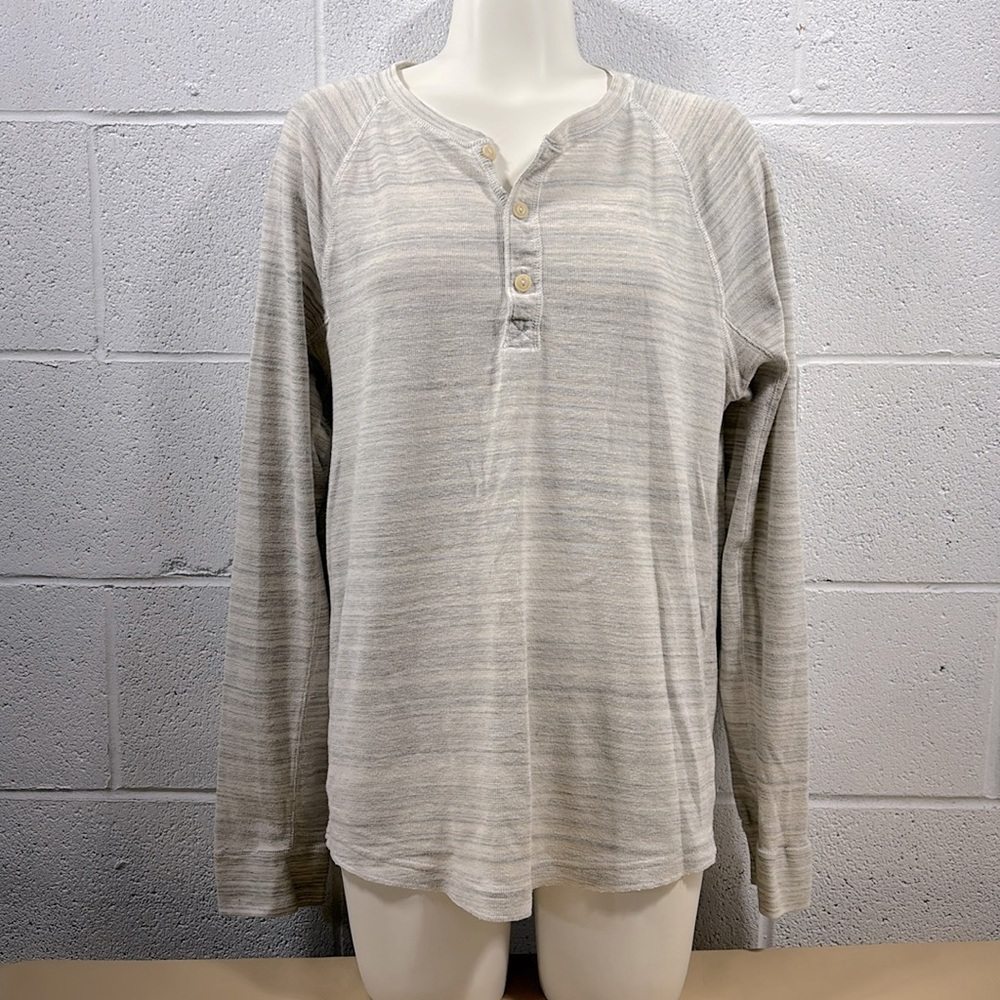 American Eagle two-tone grey quarter button up long sleeve shirt​​​​​​​​​